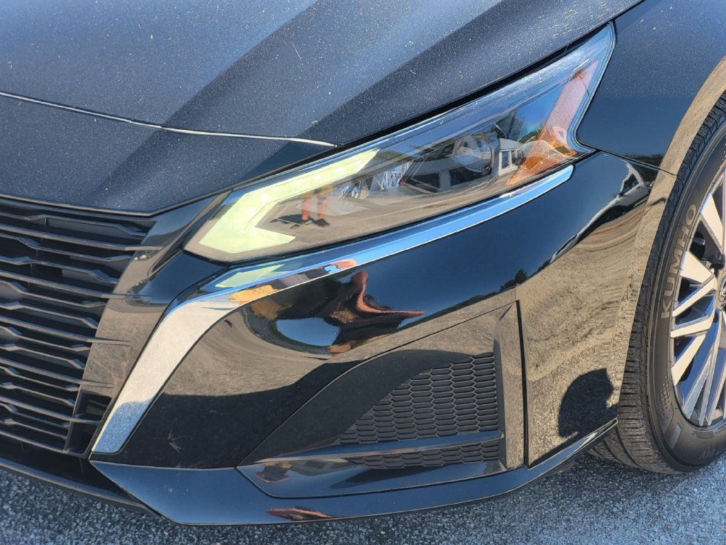 Used 2025 Nissan Altima 2.5 SV AWD/4WD image 7