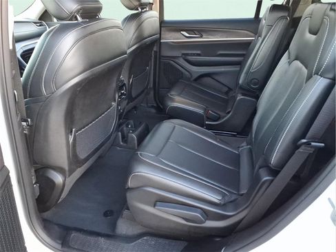 Used 2023 Jeep Grand Cherokee L Limited image 15