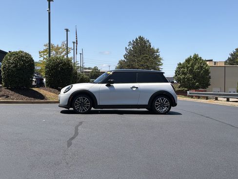 Certified 2026 MINI Cooper 2-Door Hardtop FWD image 14
