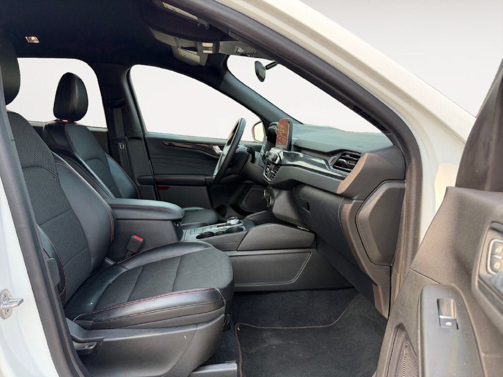 Used 2023 Ford Escape ST-Line FWD image 25