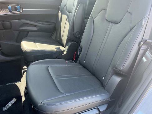 New 2025 Kia Sorento EX FWD image 22