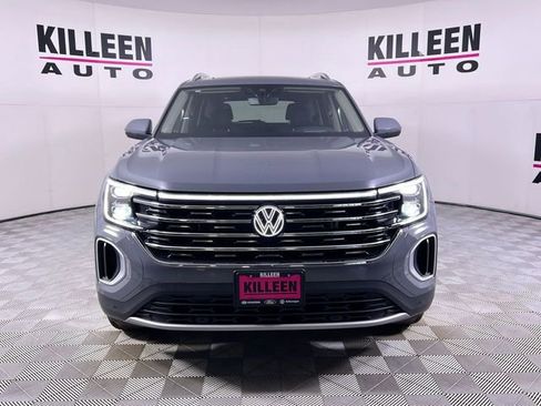 Used 2025 Volkswagen Atlas SEL image 2