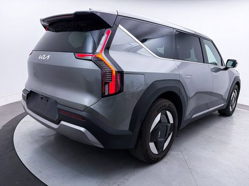 Used 2024 Kia EV9 Light Long Range image 15