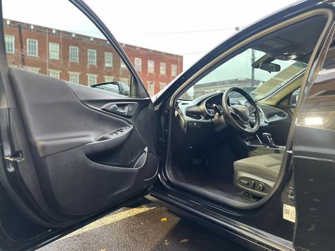 Used 2022 Chevrolet Malibu LT image 25