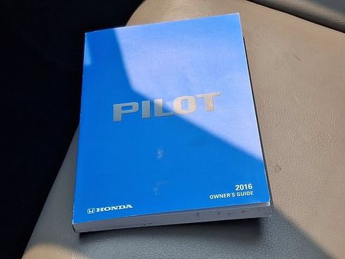 Used 2016 Honda Pilot Touring image 30