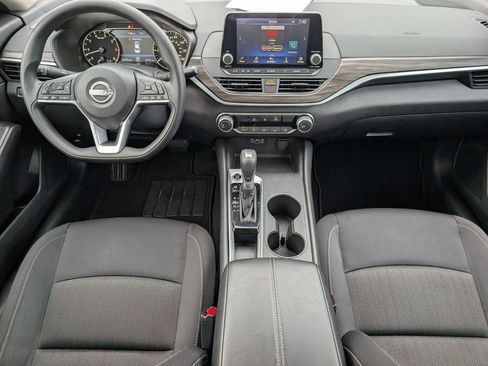 Used 2025 Nissan Altima 2.5 SV FWD image 9