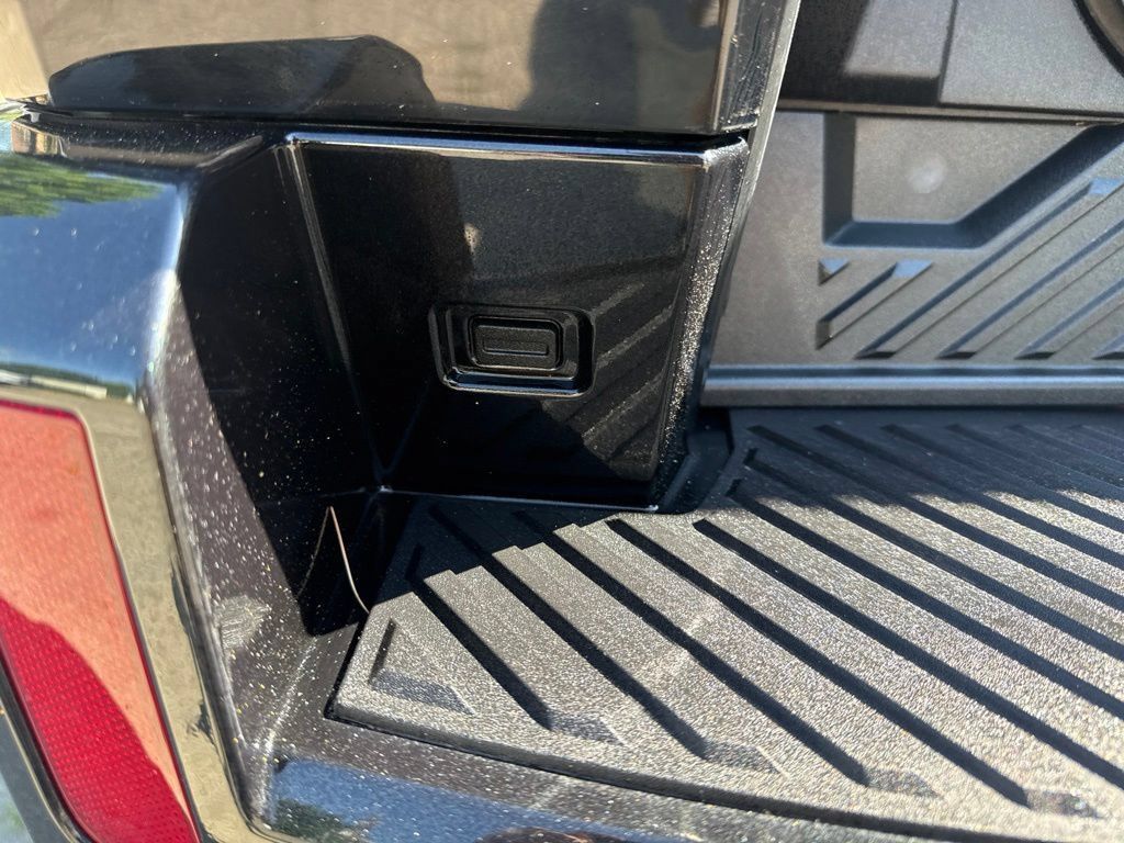 Used 2025 GMC Hummer EV 2X AWD/4WD image 34