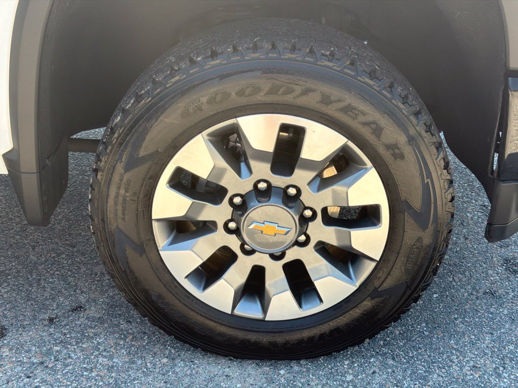 Certified 2022 Chevrolet Silverado 2500 Custom w/ Custom Value Package AWD/4WD image 16