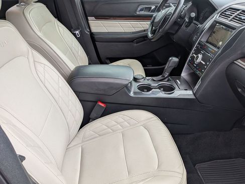 Used 2016 Ford Explorer Platinum AWD/4WD image 31