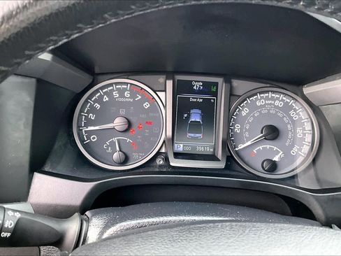 Certified 2021 Toyota Tacoma TRD Off-Road image 23