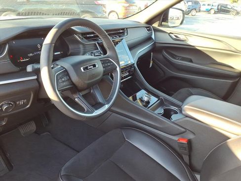 Certified 2024 Jeep Grand Cherokee Altitude image 7