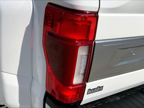 Used 2022 Ford F350 Platinum w/ FX4 Off-Road Package AWD/4WD image 24