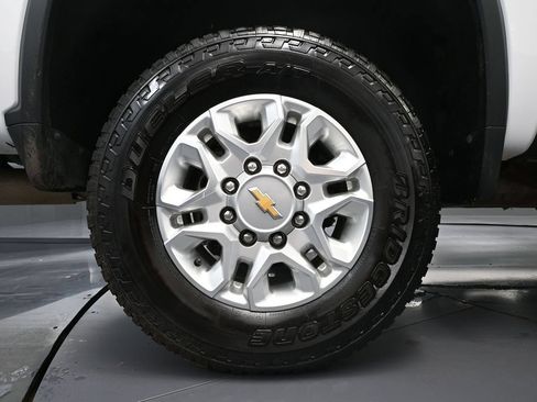 Used 2024 Chevrolet Silverado 2500 LTZ AWD/4WD image 17