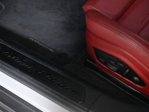 Certified 2022 Porsche Panamera Platinum Edition image 24