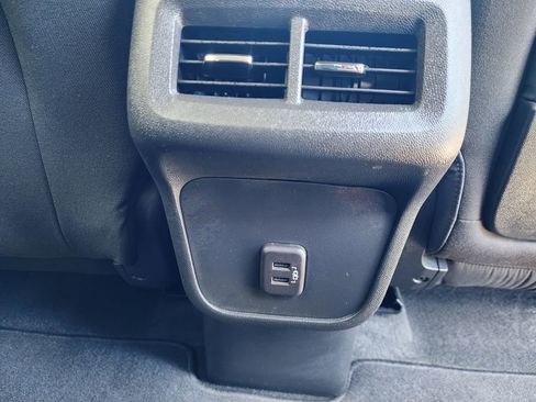 Used 2023 GMC Terrain SLE w/ Driver Convenience Package image 18