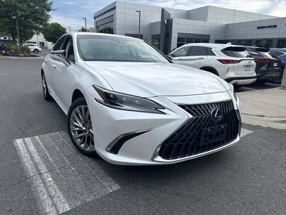 Used 2022 Lexus ES 300h w/ Luxury Package