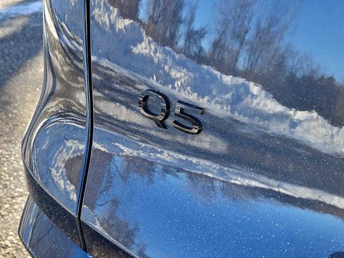 Certified 2025 Audi Q5 Premium w/ Convenience Package image 12