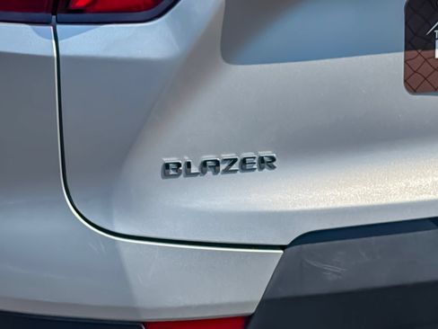 Used 2021 Chevrolet Blazer LT FWD image 39