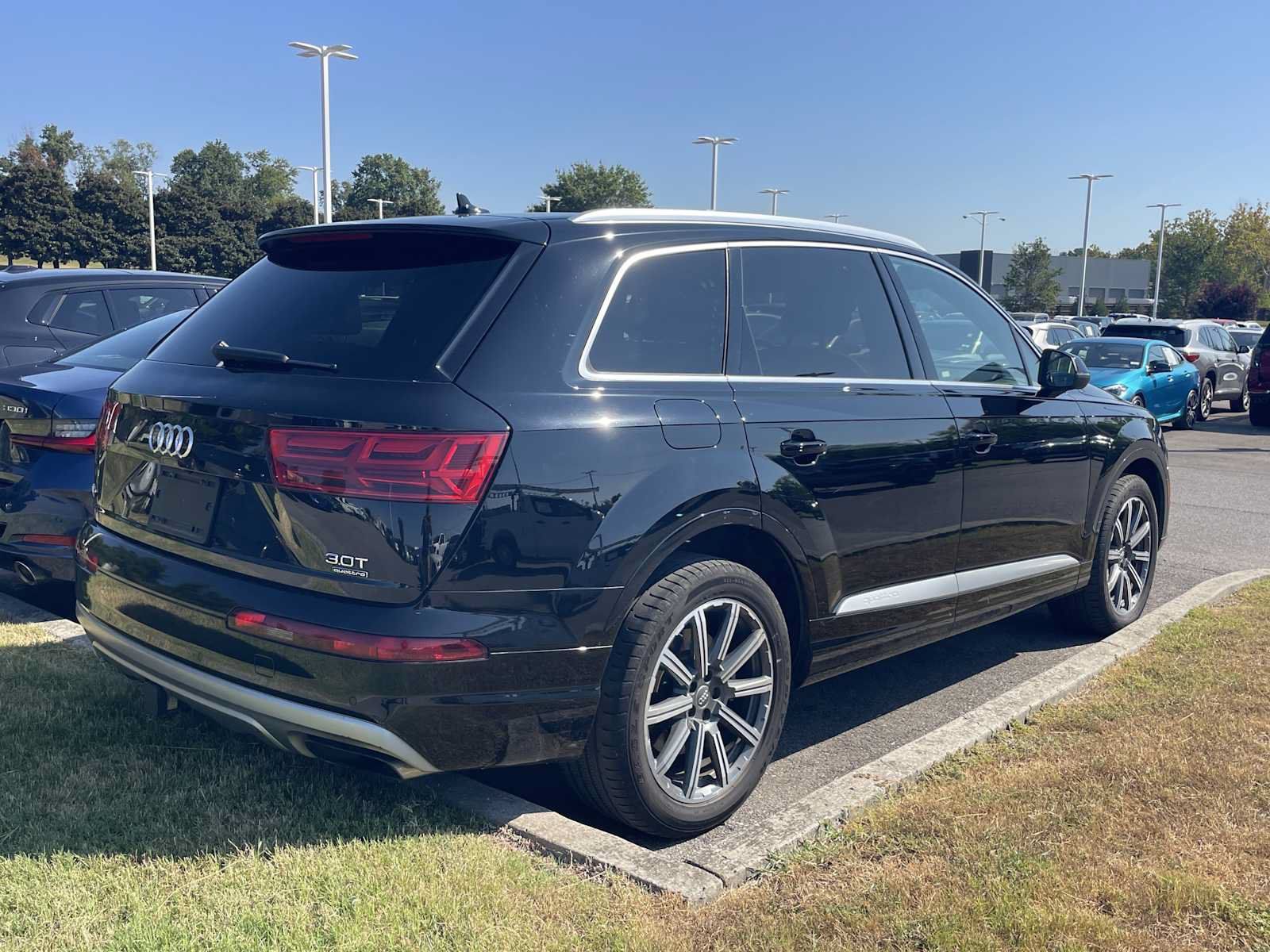 Used 2017 Audi Q7 3.0T Premium Plus w/ Premium Plus Package AWD/4WD image 6