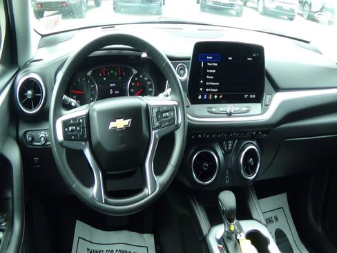 Used 2025 Chevrolet Blazer LT FWD image 13