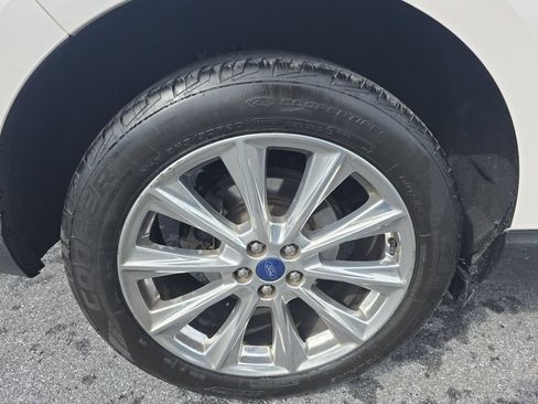 Used 2017 Ford Edge Titanium w/ Equipment Group 302A AWD/4WD image 33