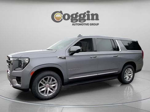 Used 2022 GMC Yukon XL SLT image 3