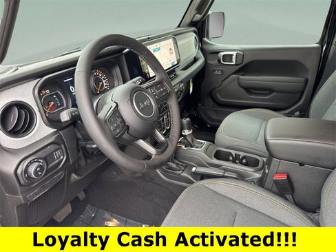 New 2025 Jeep Gladiator Sport image 17