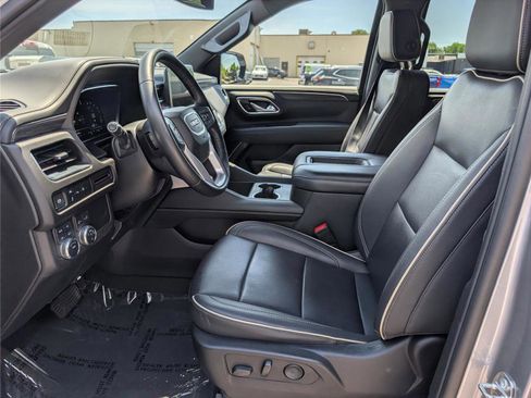 Used 2024 GMC Yukon SLT AWD/4WD image 19