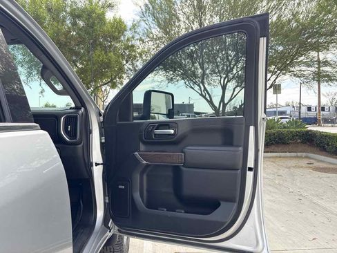 Used 2021 GMC Sierra 2500 Denali w/ Denali Ultimate Package AWD/4WD image 16