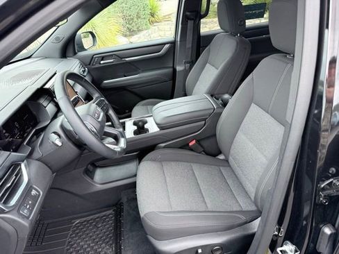 Certified 2025 GMC Acadia Elevation FWD image 14