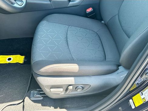 Used 2025 Toyota RAV4 XLE w/ Convenience Package image 21