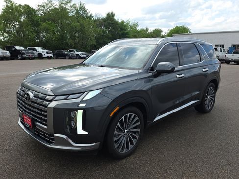 Used 2024 Hyundai Palisade Calligraphy FWD image 4
