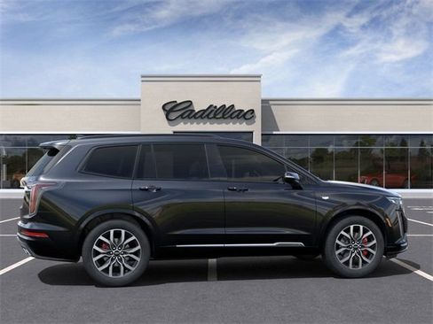 Used 2025 Cadillac XT6 Sport w/ Technology Package AWD/4WD image 29