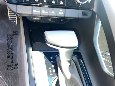 Certified 2025 Hyundai Elantra Sport image 17