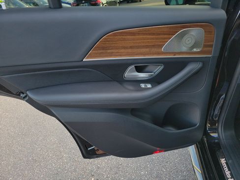 Certified 2025 Mercedes-Benz GLE 580 4MATIC image 11
