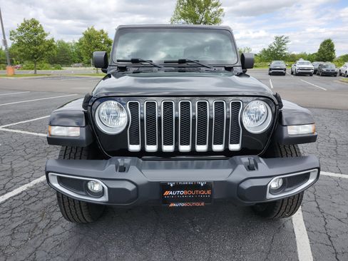 Used 2018 Jeep Wrangler Unlimited Sahara w/ Cold Weather Group AWD/4WD image 14