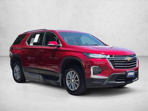 Used 2022 Chevrolet Traverse LT FWD image 3