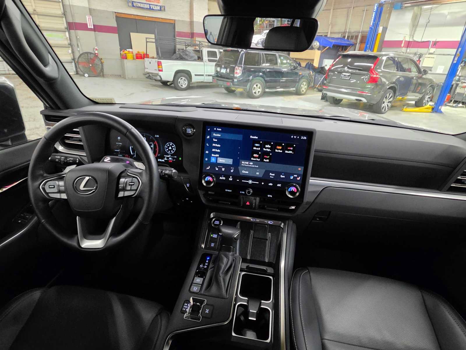 Used 2024 Lexus GX 550 w/ Cold Area Package AWD/4WD image 13