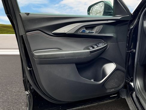 Used 2023 Chevrolet TrailBlazer RS w/ Convenience Package image 12