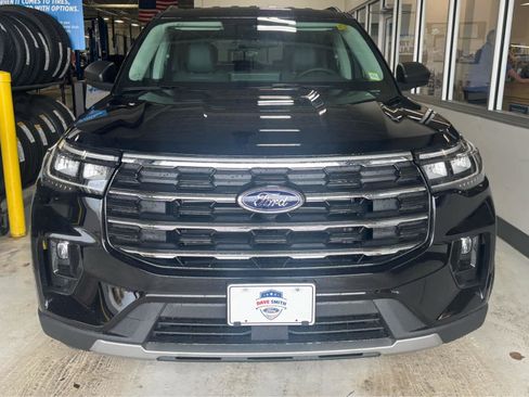 New 2026 Ford Explorer Active w/ Active Comfort Package image 4