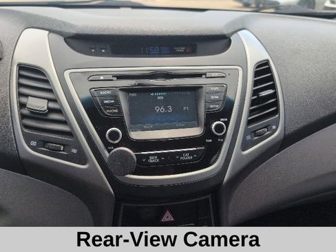 Used 2015 Hyundai Elantra SE w/ Option Group 02 FWD image 7