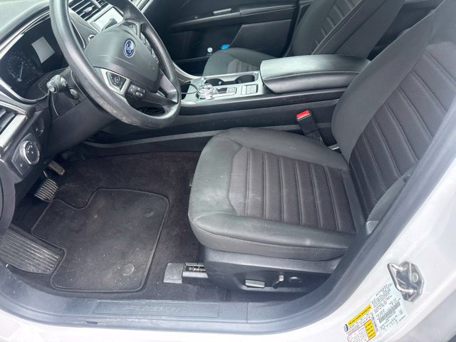 Used 2020 Ford Fusion SE FWD image 12