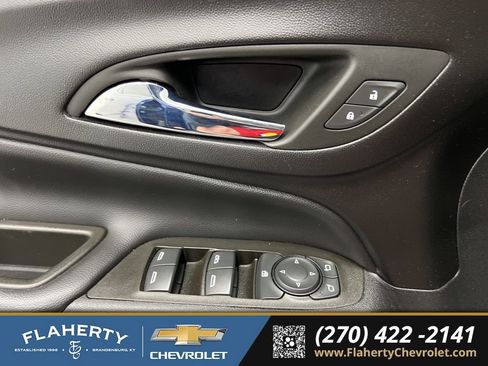 Used 2023 Chevrolet Equinox LT image 22