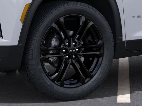 New 2026 Chevrolet Traverse LT w/ LPO, Floor Liner Package FWD image 9