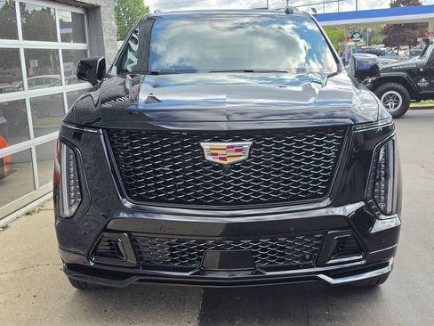 Used 2026 Cadillac Escalade V w/ LPO, Floor Liner Package AWD/4WD image 2