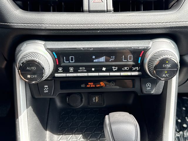 Used 2023 Toyota RAV4 XLE AWD/4WD image 28