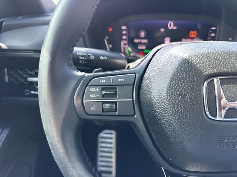 Used 2025 Honda Accord Sport image 15