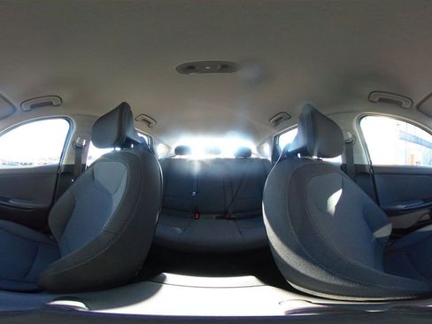 Used 2025 Kia K4 LXS image 41