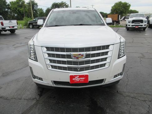 Used 2018 Cadillac Escalade Luxury w/ LPO, Radiant Package AWD/4WD image 13