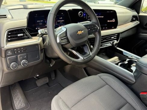 Used 2025 Chevrolet Tahoe LS RWD image 11